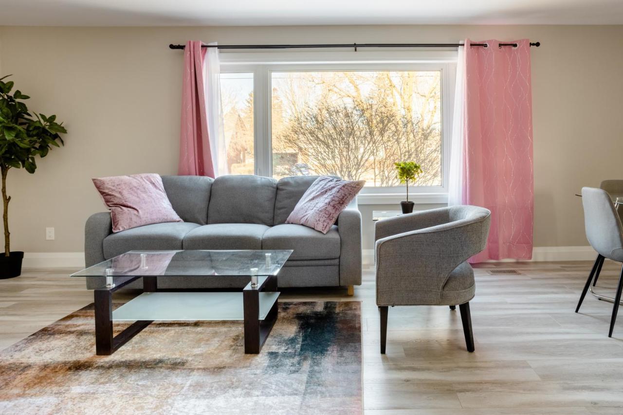 Entire 2 Bedroom Apartment Downtown - U2 Kitchener Dış mekan fotoğraf