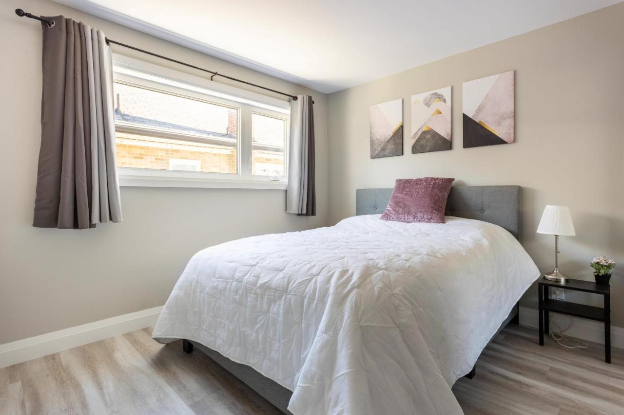 Entire 2 Bedroom Apartment Downtown - U2 Kitchener Dış mekan fotoğraf